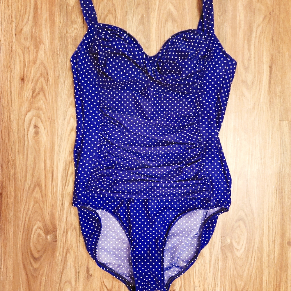 Miraclesuit Women's Polka Dot Miracle Bathing Suit